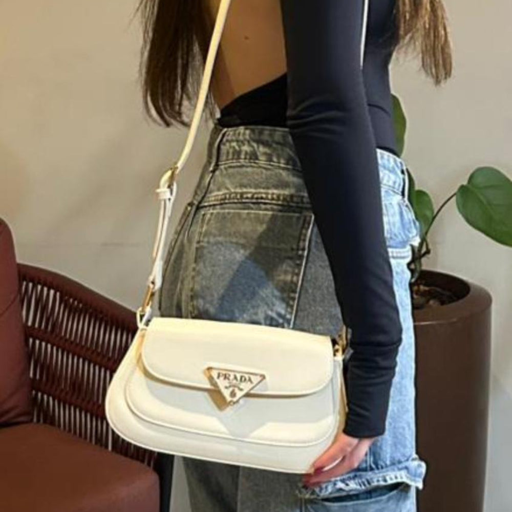 Bolsa de Couro Média Prada Saphira