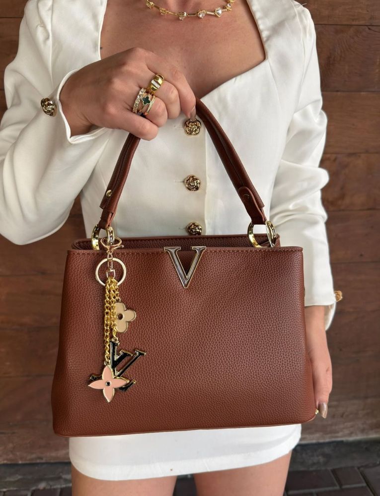 Bolsa LV com Pingentes